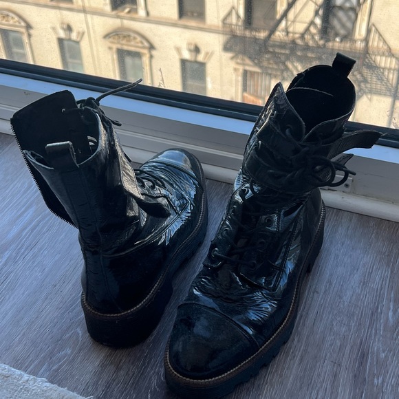 Black patent leather combat boots - Picture 4 of 4